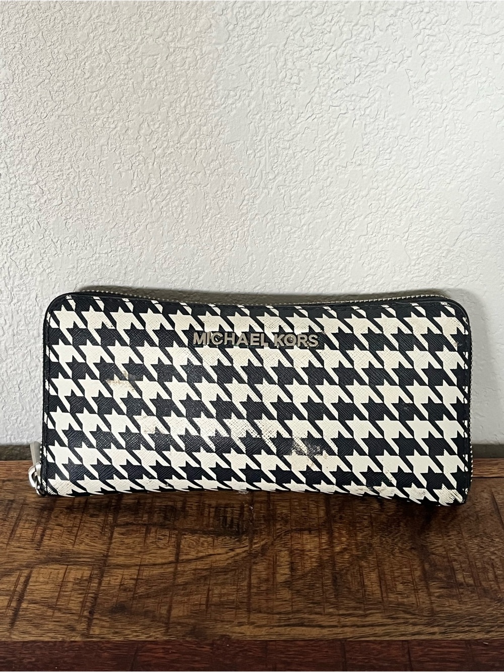 Michael Kors Black and White Houndstooth Zip-Around Wallet